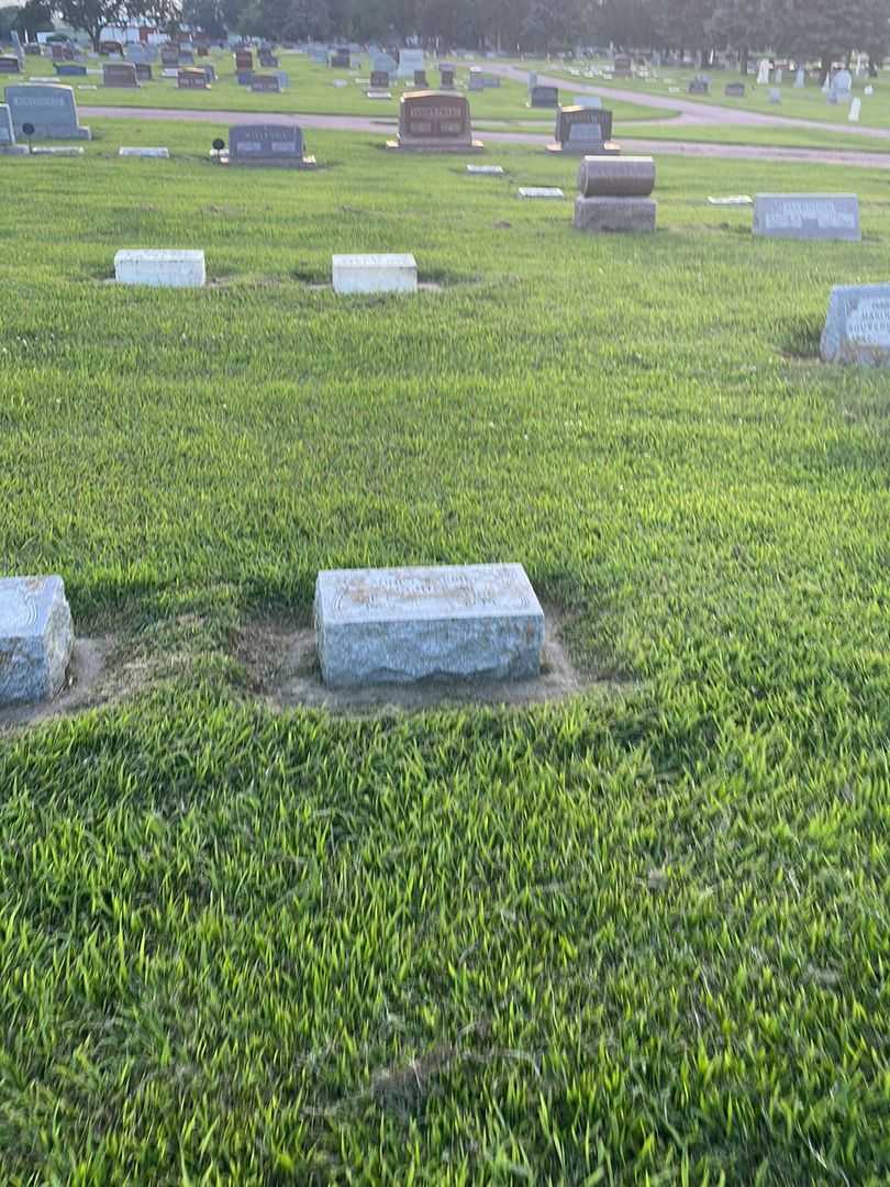 Agnes Harriet Walinga's grave. Photo 2