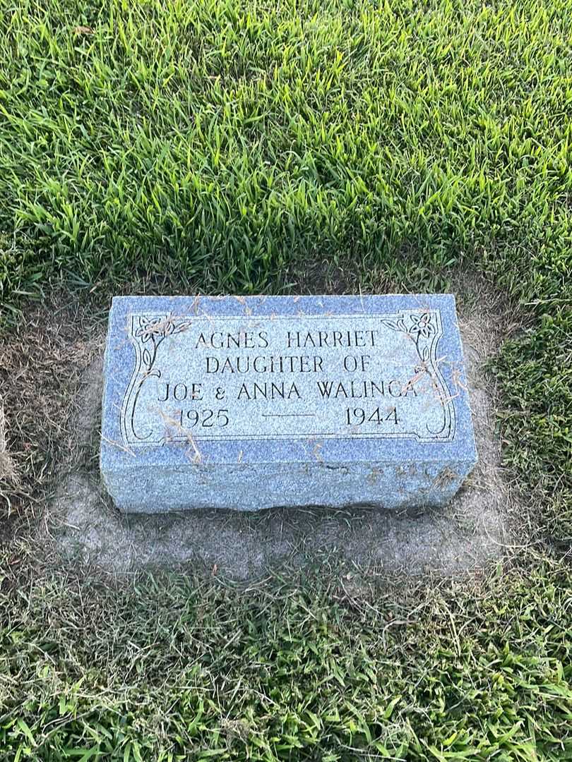 Agnes Harriet Walinga's grave. Photo 3