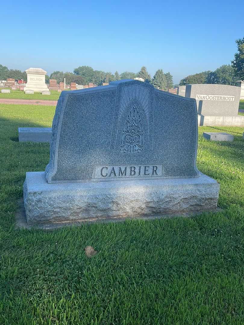 Bessie Cambier's grave. Photo 1
