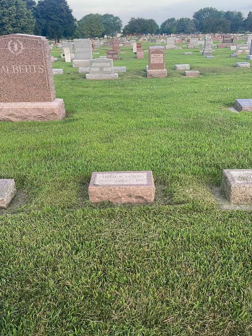 Garrett W. Aalberts's grave. Photo 2