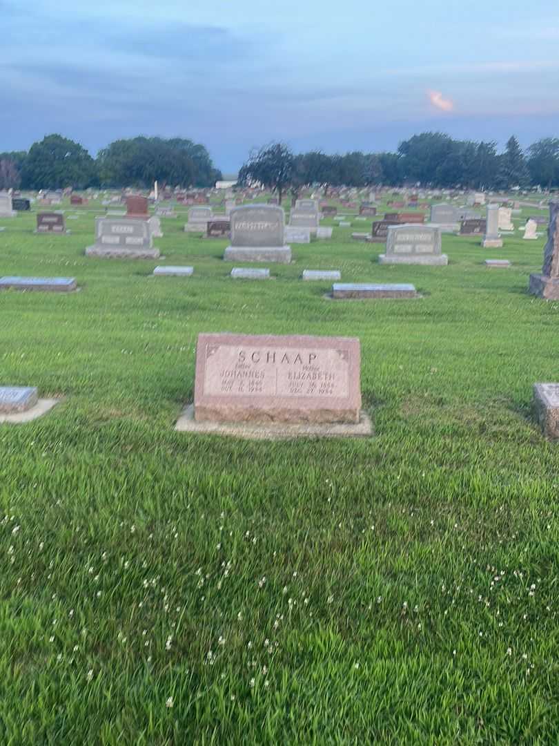 Elizabeth Schaap's grave. Photo 2