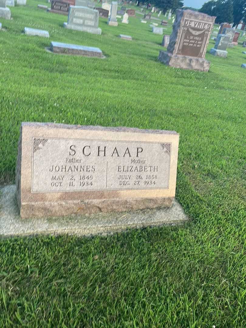 Elizabeth Schaap's grave. Photo 1