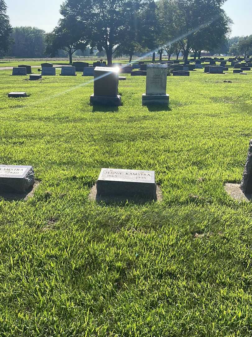 Jennie Kamstra's grave. Photo 2