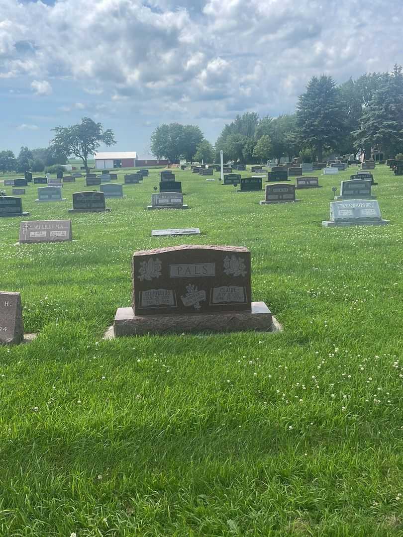 Cornelius "Cornie" Pals's grave. Photo 2