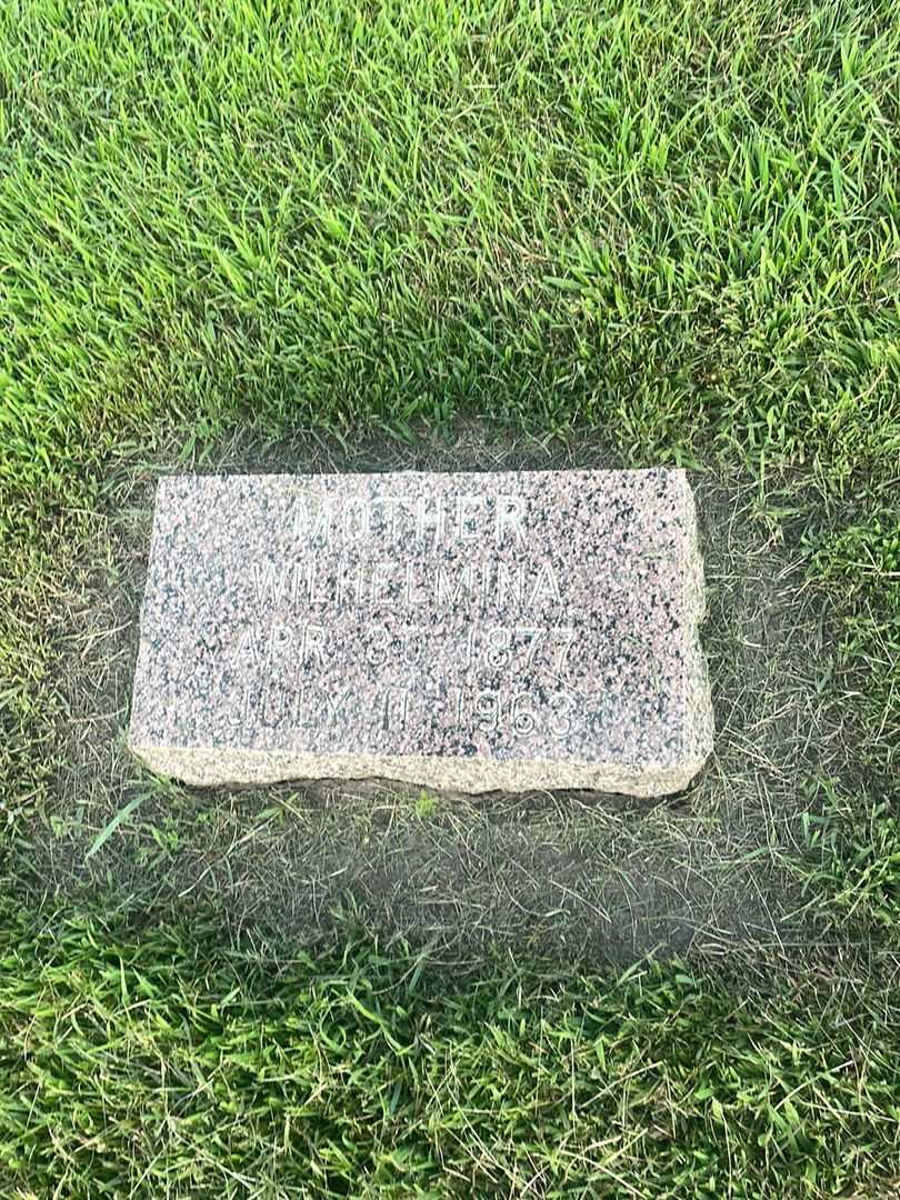 Wilhelmina "Minnie" Aalberts's grave. Photo 3
