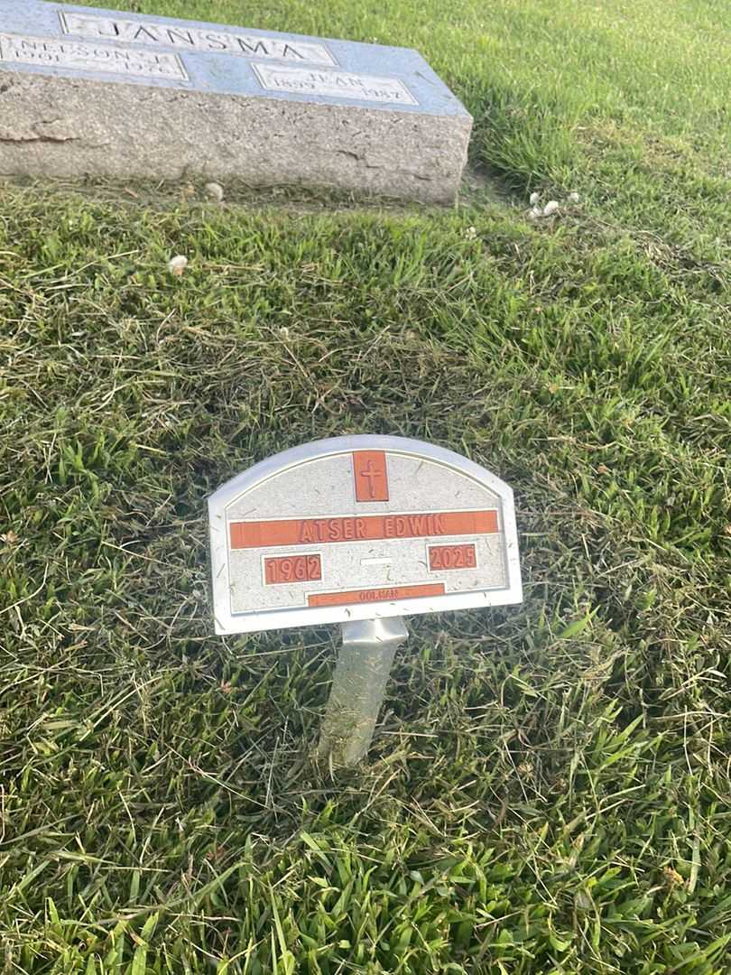 Atser Edwin's grave. Photo 3