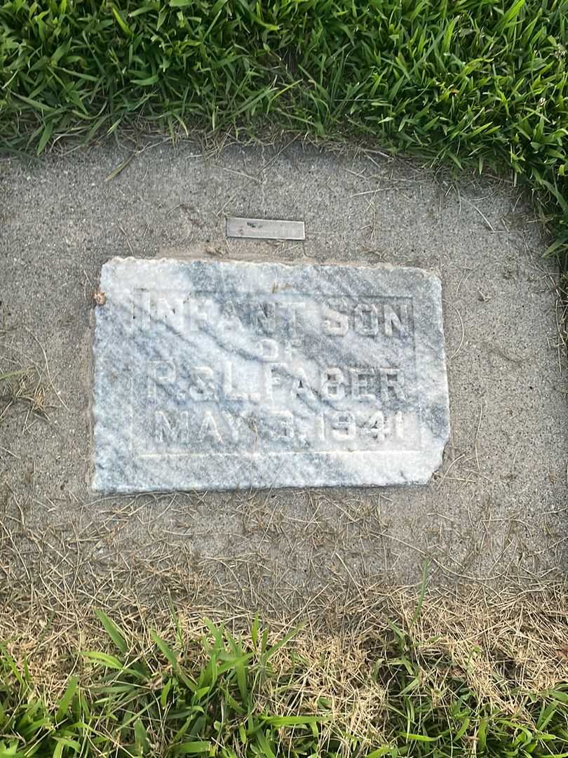 Baby Faber's grave. Photo 6