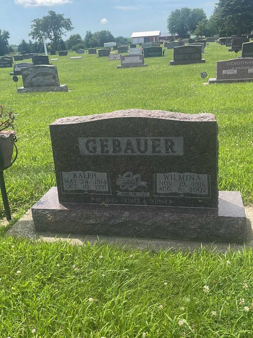 Wilmina Gebauer's grave. Photo 1