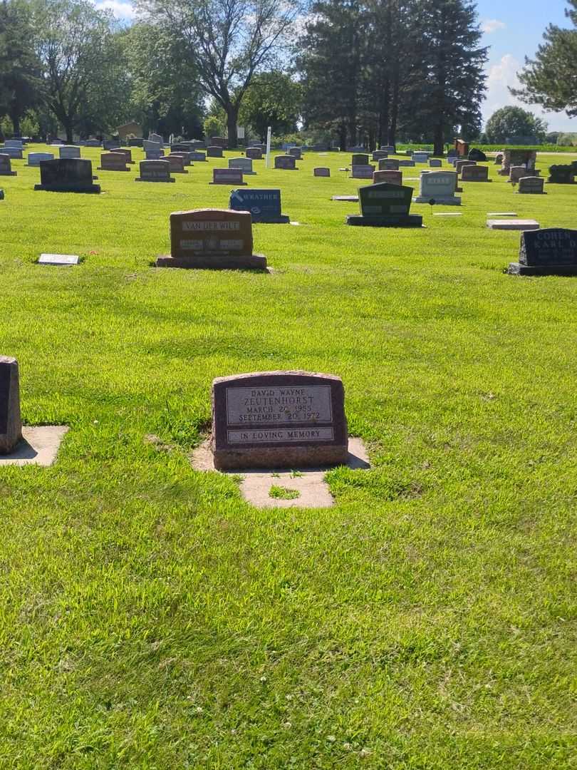 David Wayne Zeutenhorst's grave. Photo 2