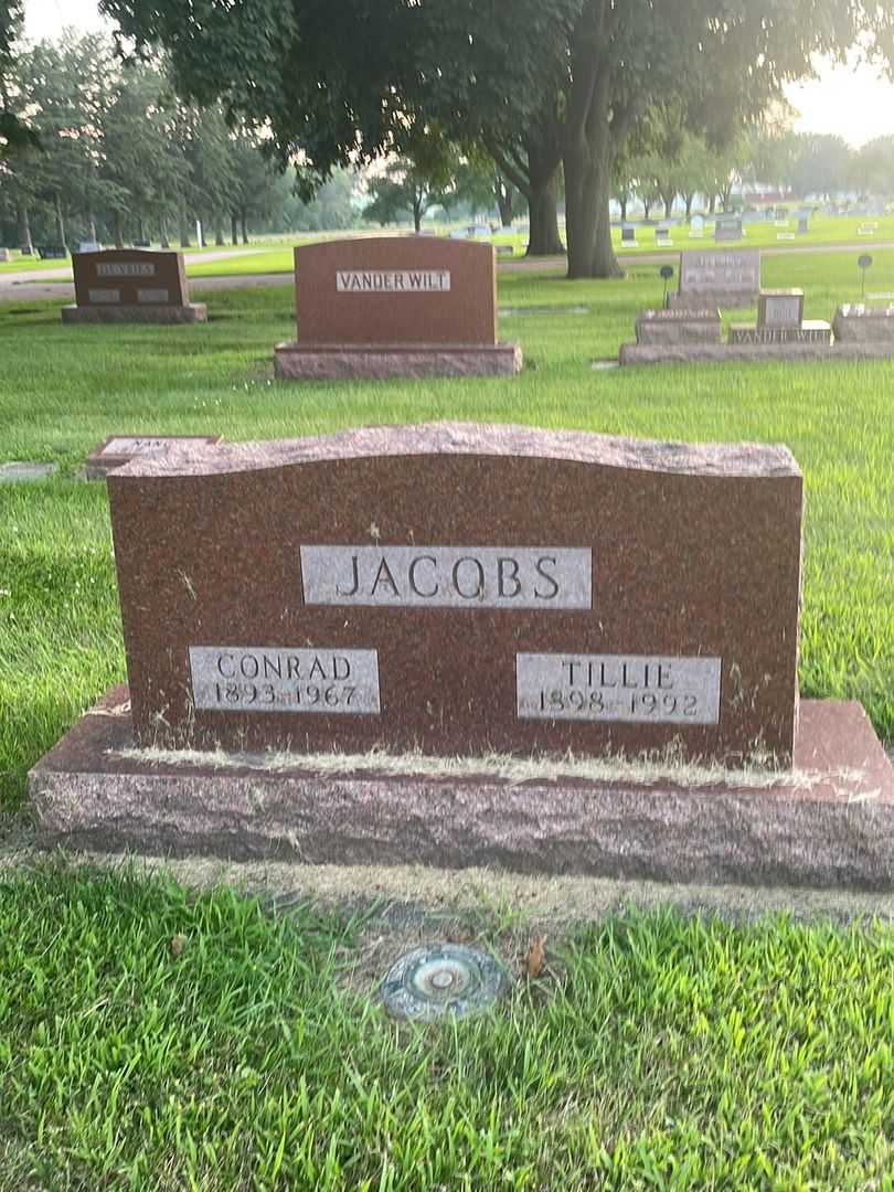 Conrad Jacobs's grave. Photo 1