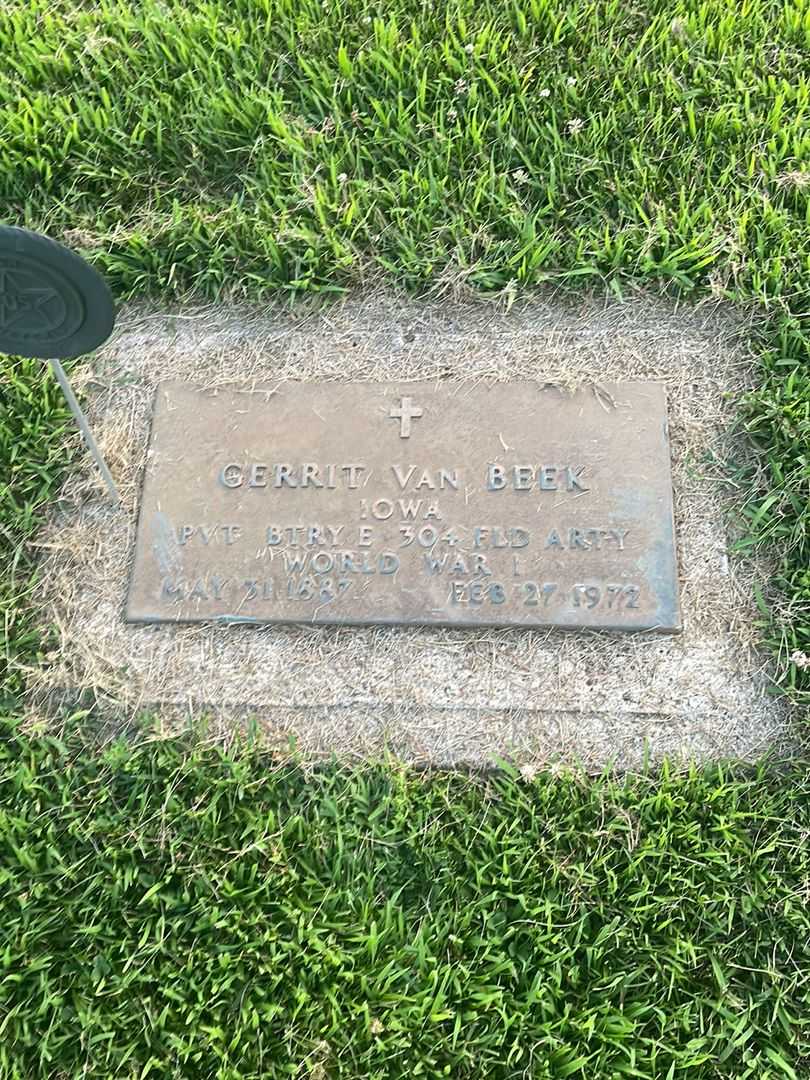 Gerrit Van Beek's grave. Photo 1