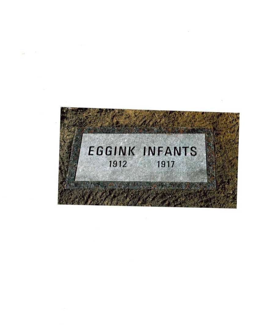 Baby Eggink's grave. Photo 2