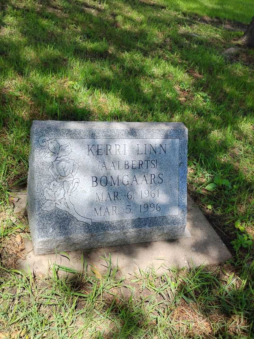 Kerri Linn Aalberts Bomgaars's grave. Photo 1
