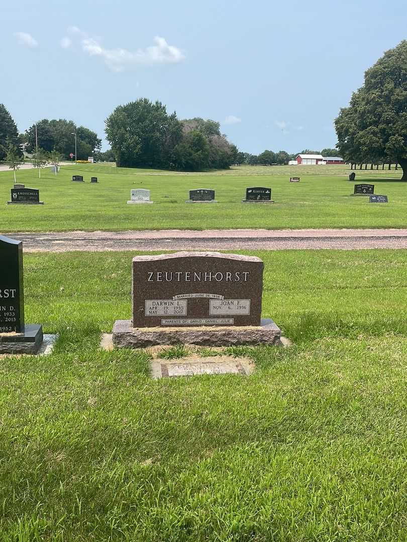 Daniel Lee Zeutenhorst's grave. Photo 2