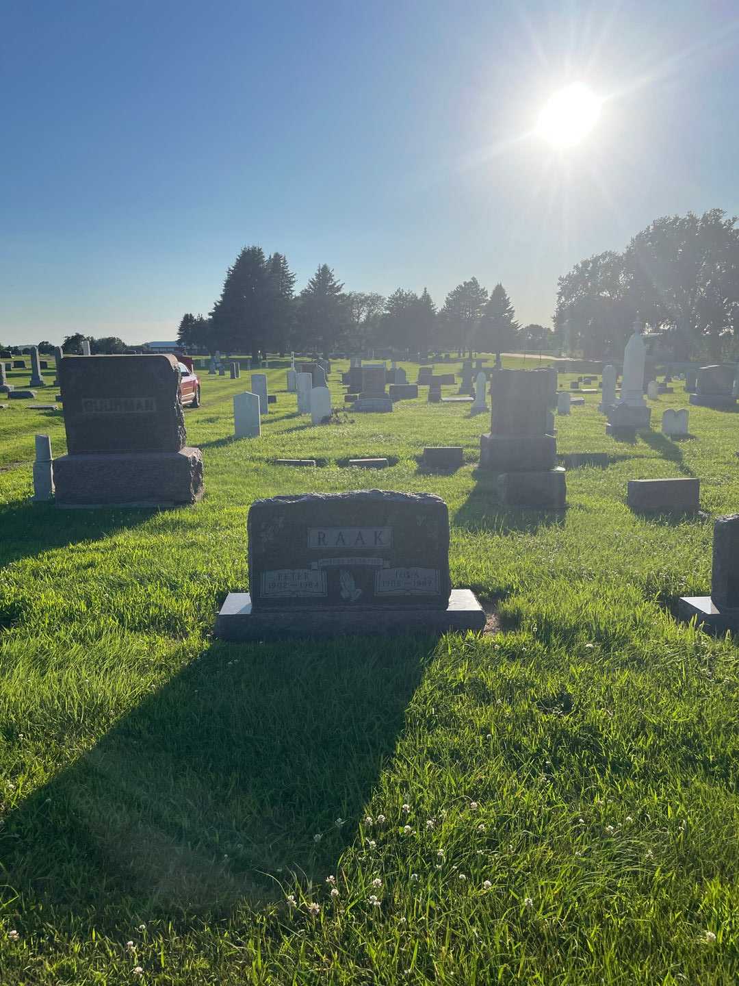 Iola Raak's grave. Photo 2