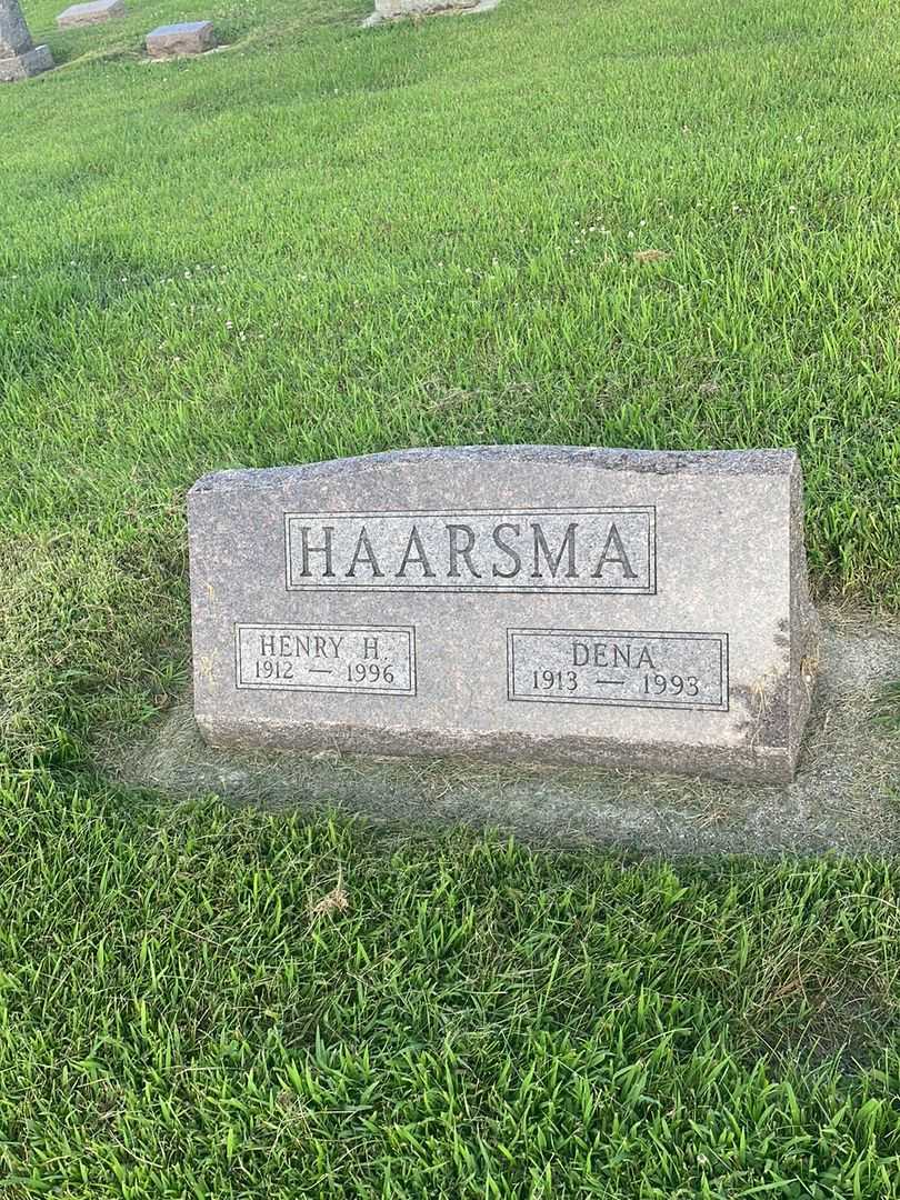 Henry H. Haarsma's grave. Photo 1
