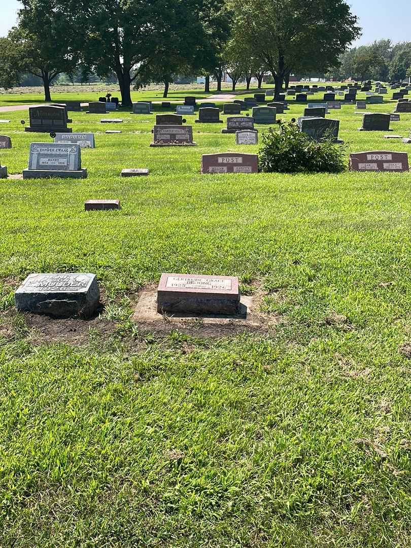 John Van Beek's grave. Photo 2