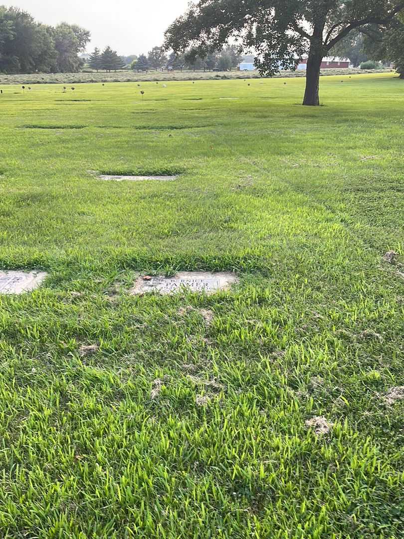 Bernice Palmer's grave. Photo 3