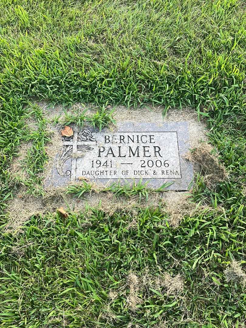 Bernice Palmer's grave. Photo 4