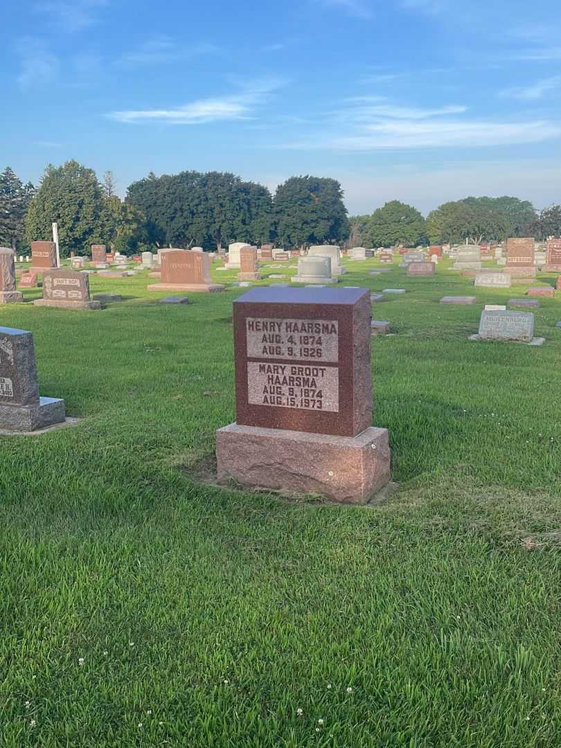Henry Haarsma's grave. Photo 2