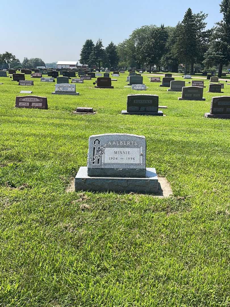 Minnie Aalberts's grave. Photo 2