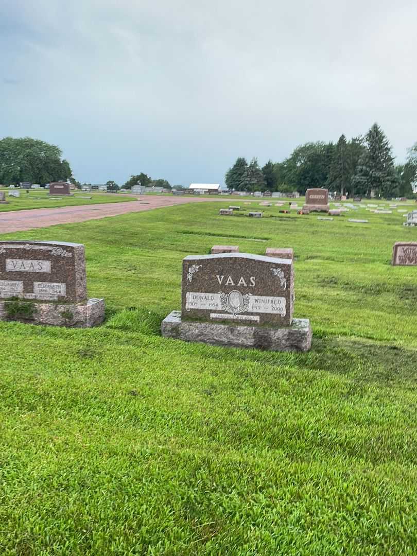 Winifred Langstraat Vaas's grave. Photo 2