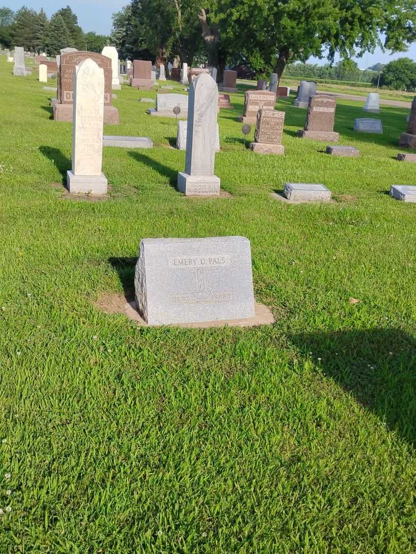 Emery D. Pals's grave. Photo 2