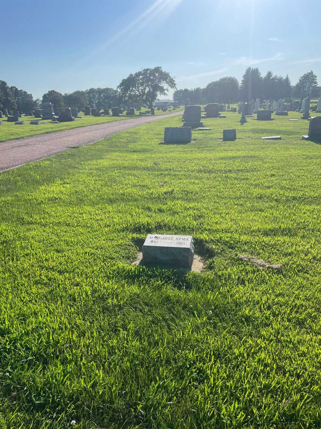 Margaret Ypma's grave. Photo 2