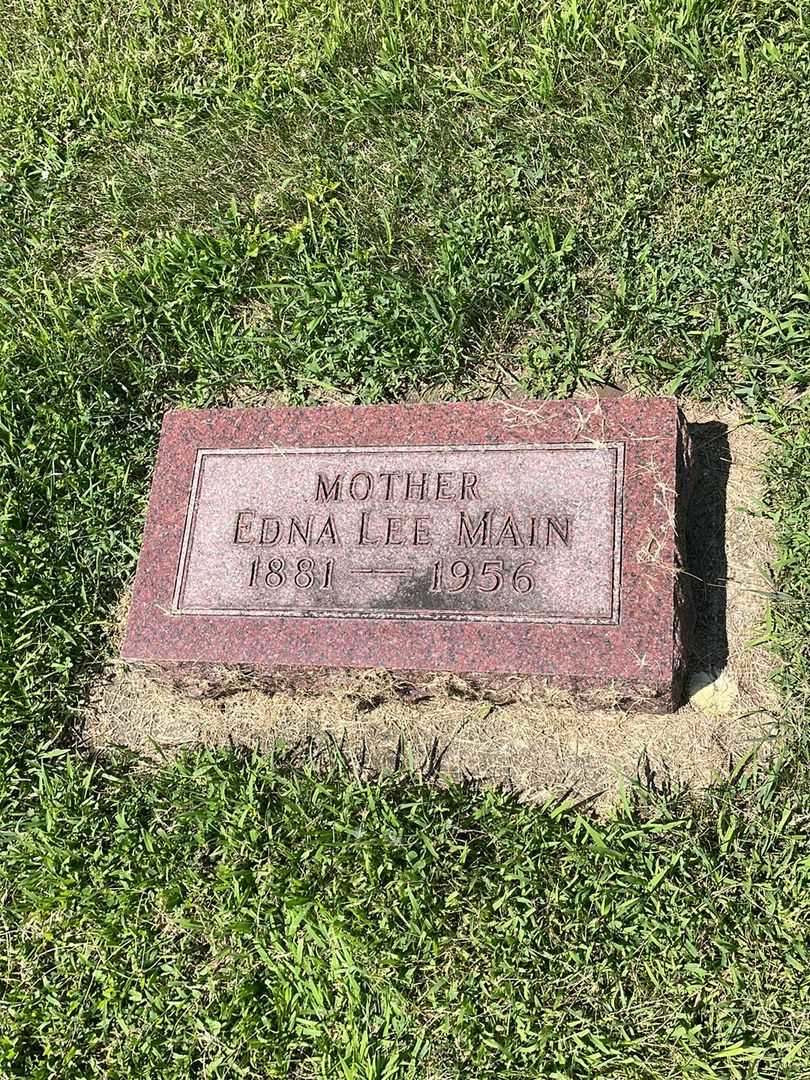 Edna Lee Main's grave. Photo 1