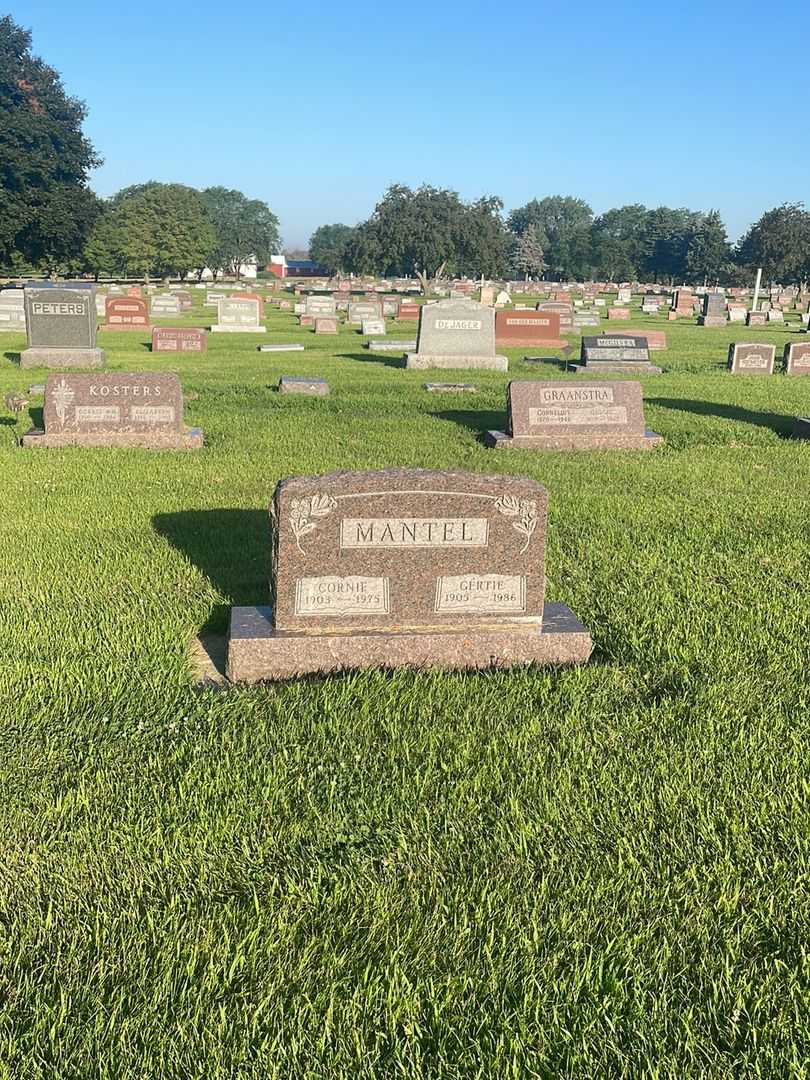 Cornie Mantel's grave. Photo 2