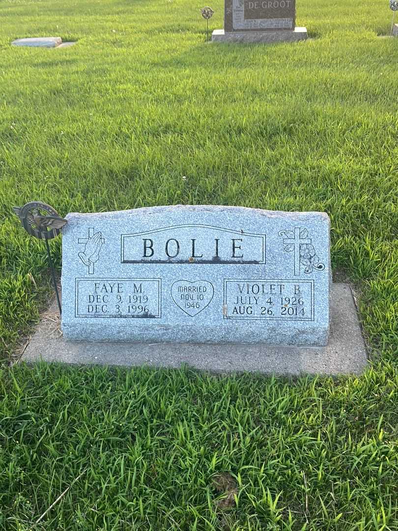 Faye M. Bolie's grave. Photo 1