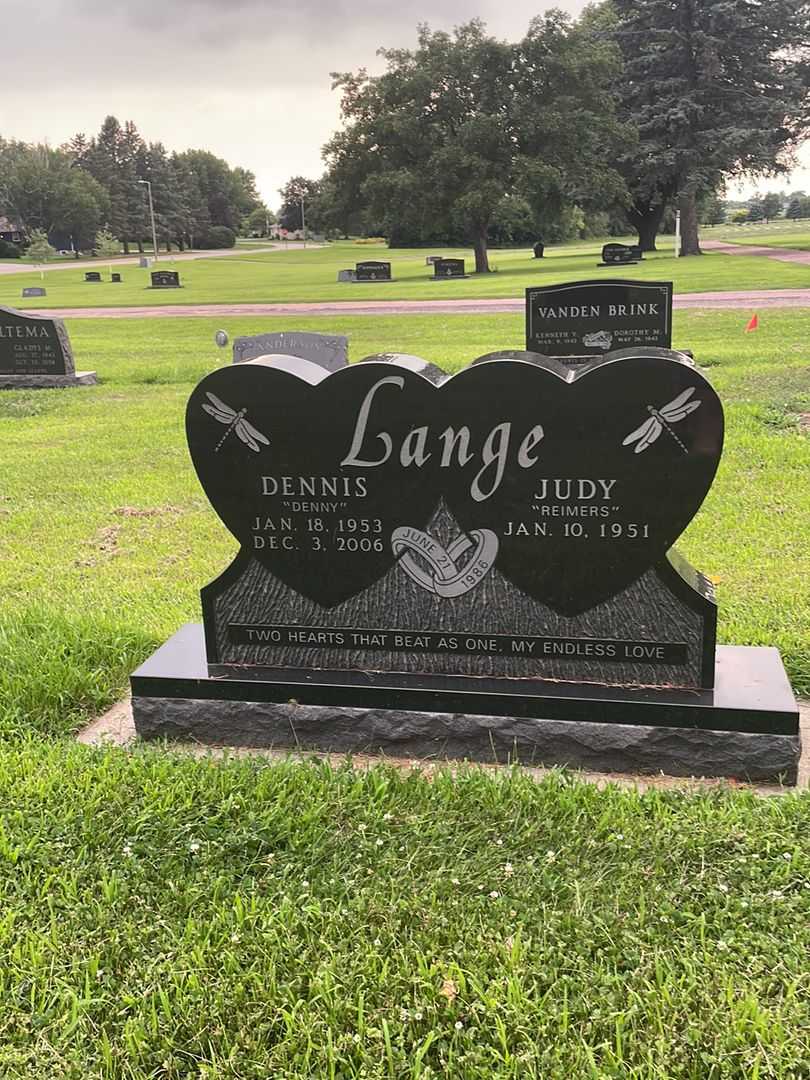 Dennis "Denny" Lange's grave. Photo 1