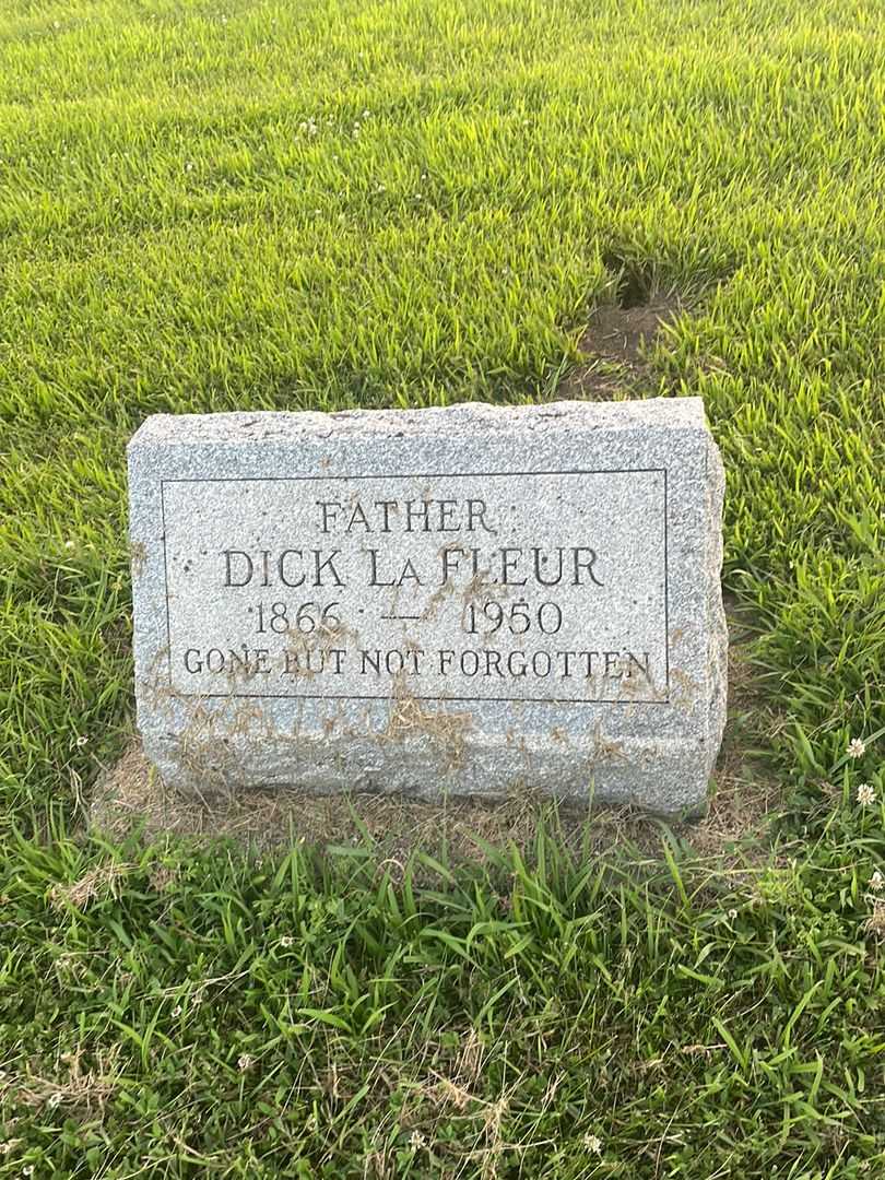 Dick La Fleur's grave. Photo 1
