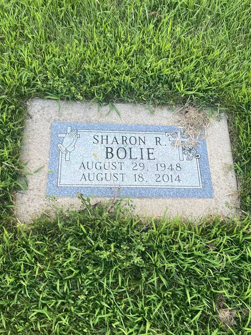 Faye M. Bolie's grave. Photo 4