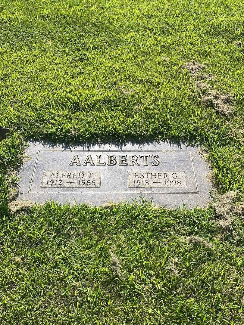 Esther G. Aalberts's grave. Photo 1