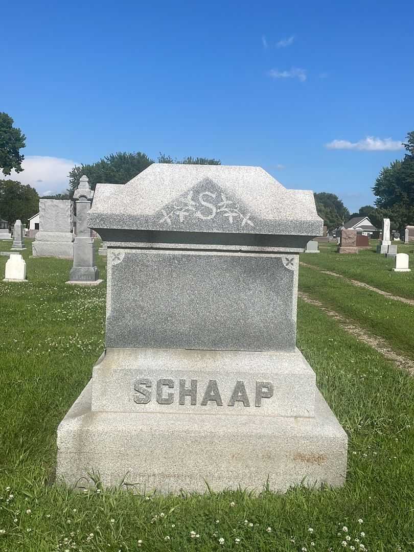 Baby Schaap's grave. Photo 1