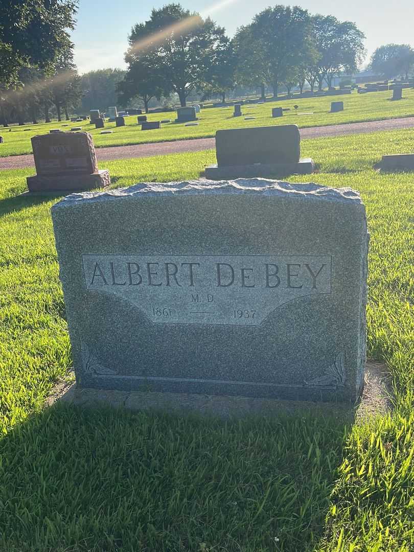 Albert De Bey M. D.'s grave. Photo 1