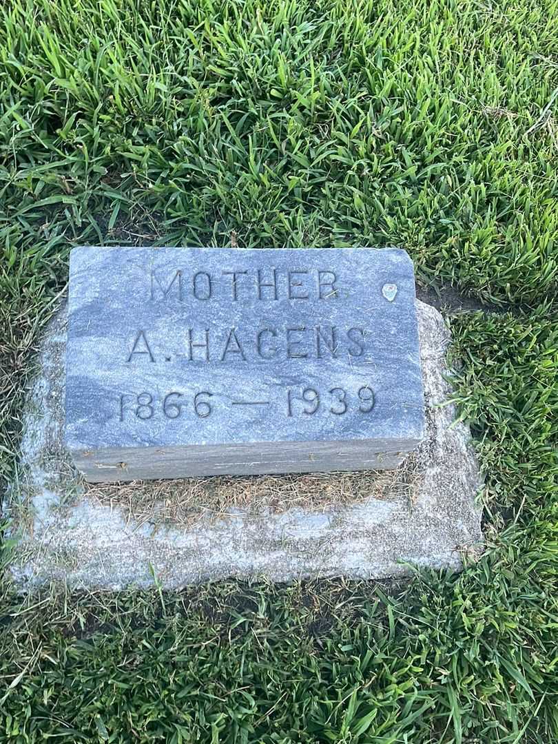 Antje Hagens's grave. Photo 3