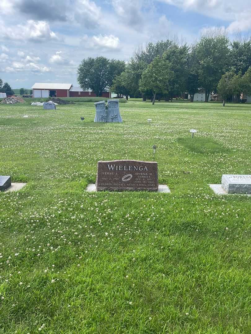 Myrna M. Gebauer Wielenga's grave. Photo 2