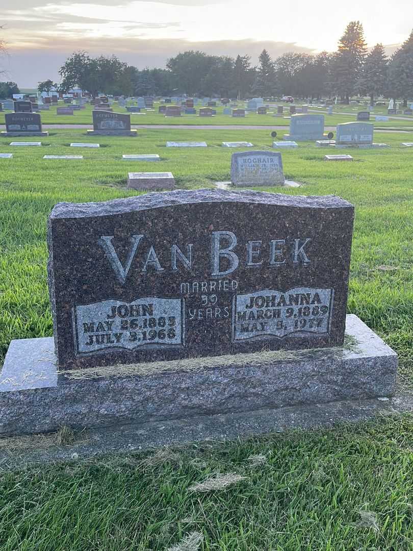 John Van Beek's grave. Photo 1