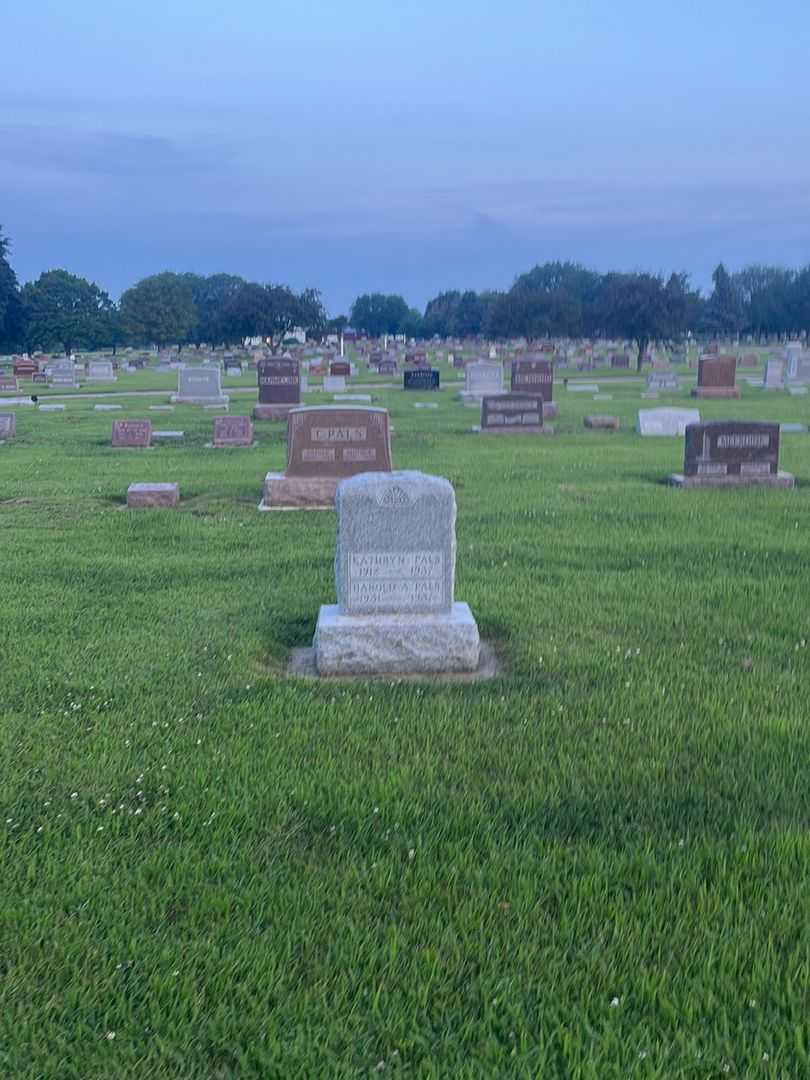Harold A. Pals's grave. Photo 2