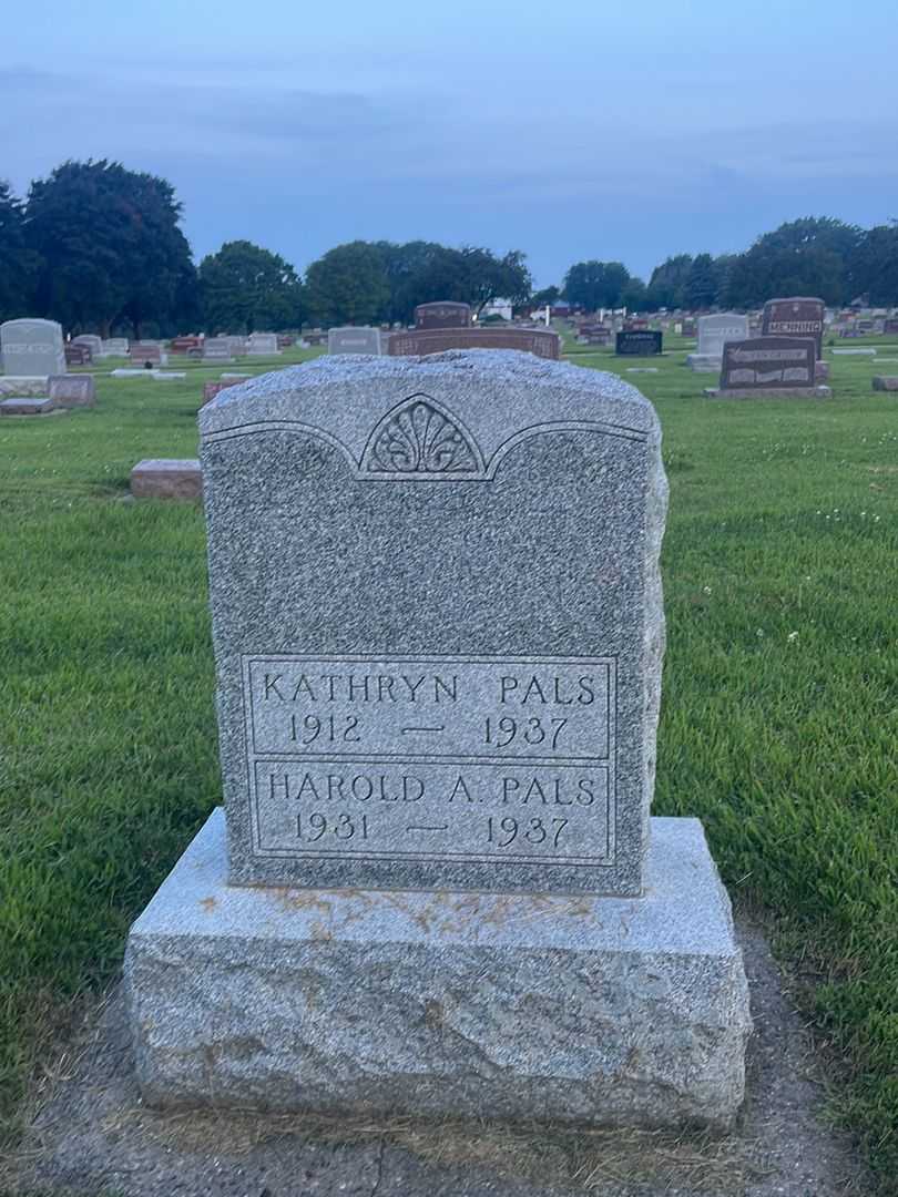 Harold A. Pals's grave. Photo 1