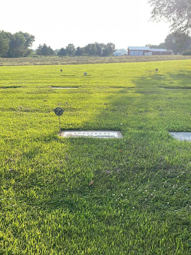 Dick Langstraat's grave. Photo 2