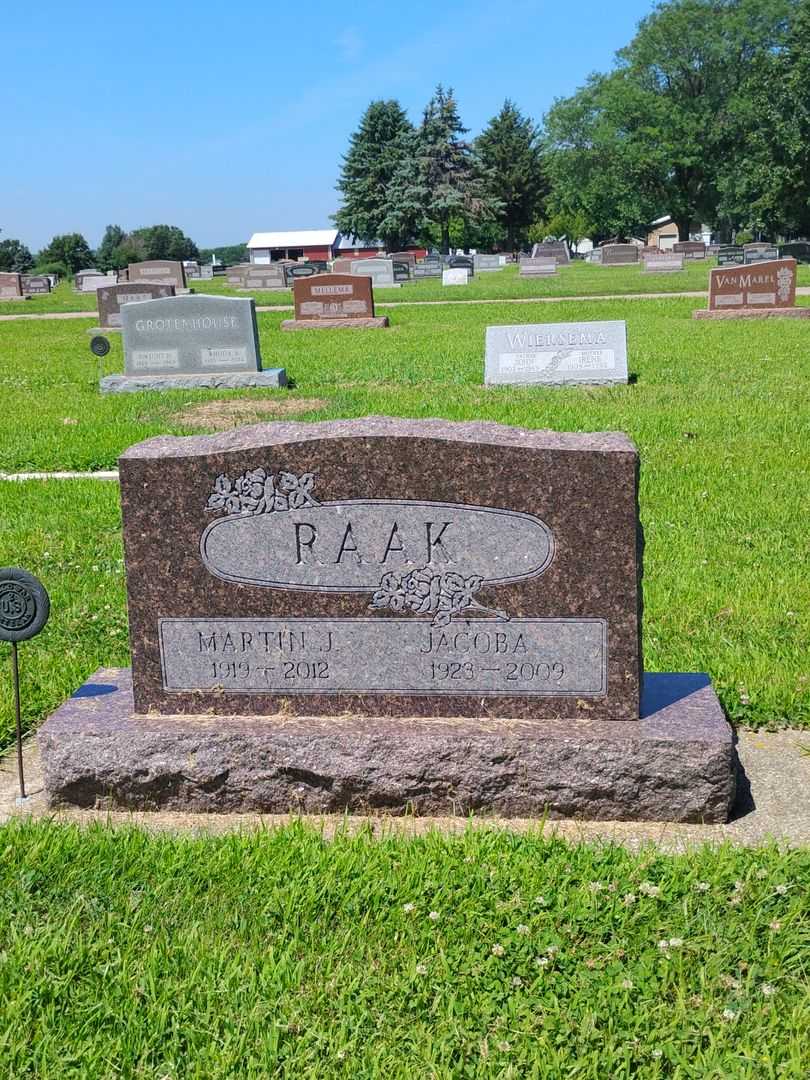 Jacoba Raak's grave. Photo 1