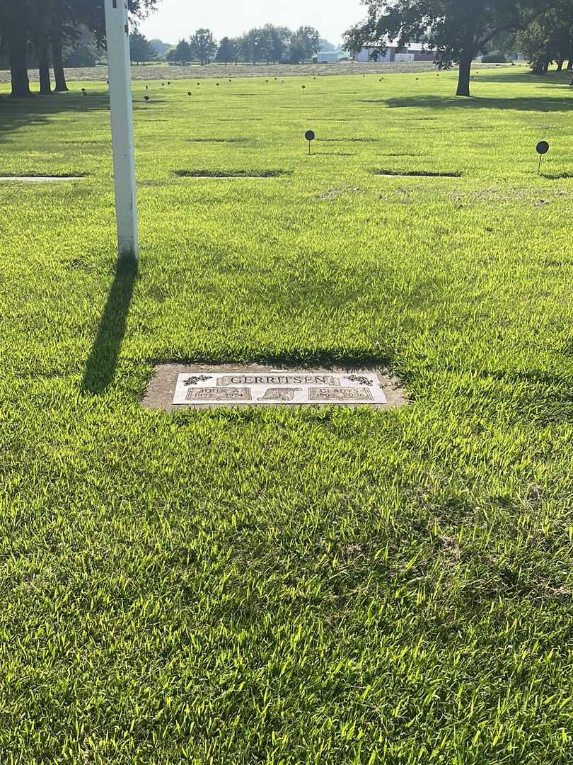 John A. Gerritsen's grave. Photo 2