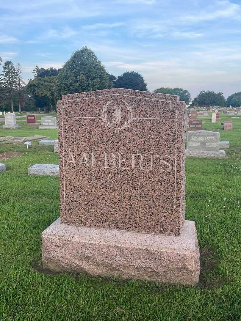 Edwin J. Aalberts's grave. Photo 1