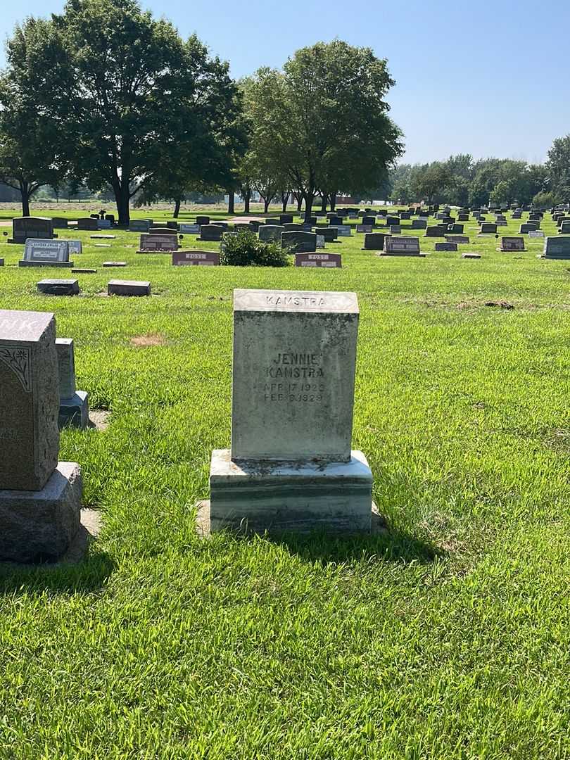 Jennie Kamstra's grave. Photo 2