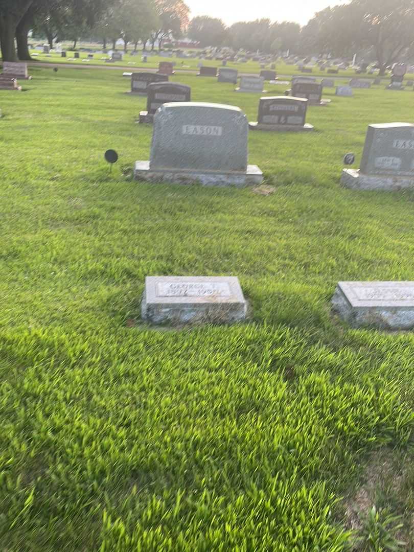George T. Eason's grave. Photo 2