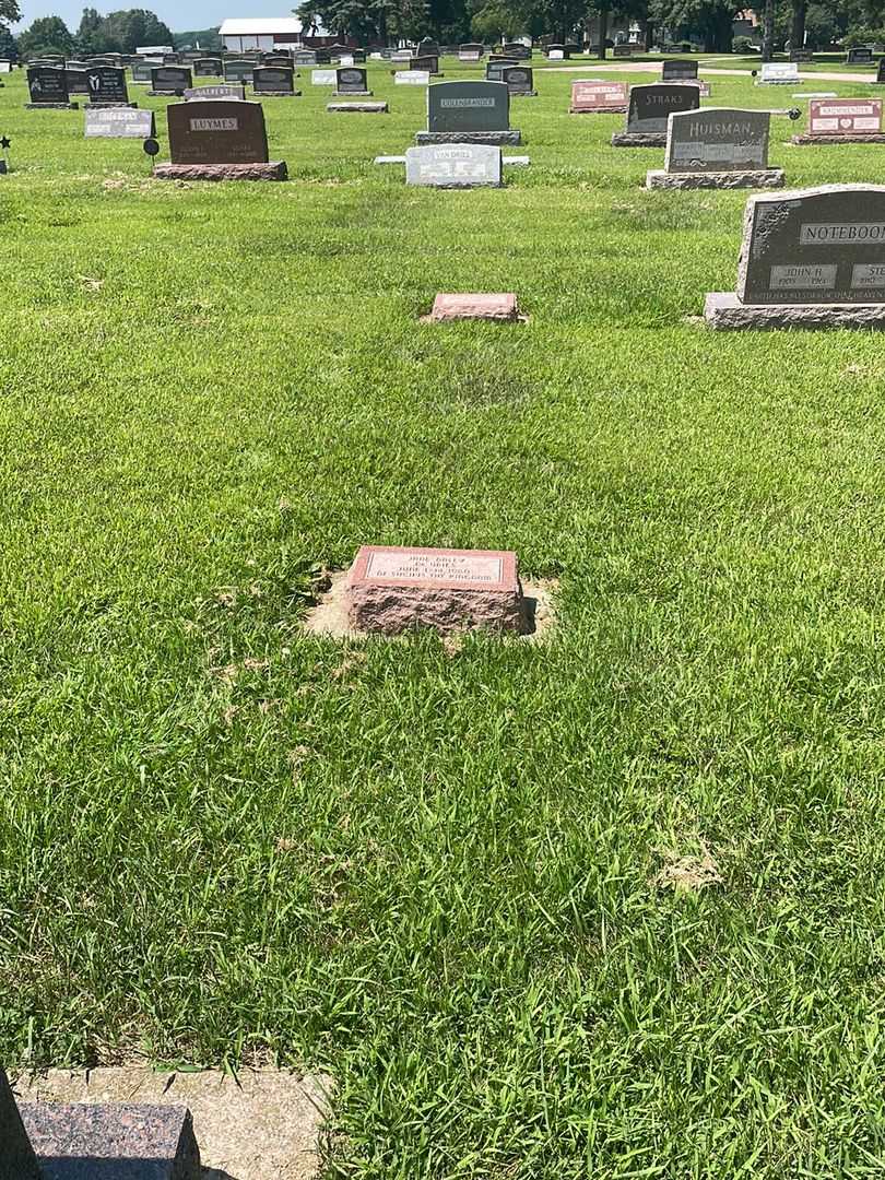 Jane Daley De Vries's grave. Photo 3