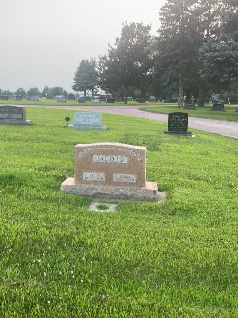 Emma Jacobs's grave. Photo 2